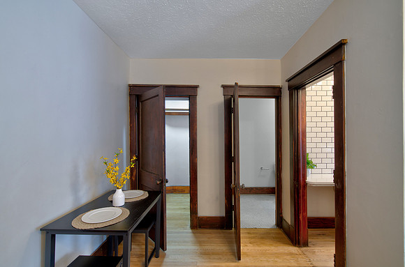Apartment F-4