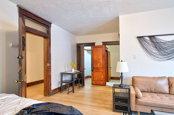 Apartment F-9